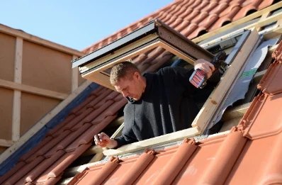 Pose de fenêtres de toit Velux à Lachaussée